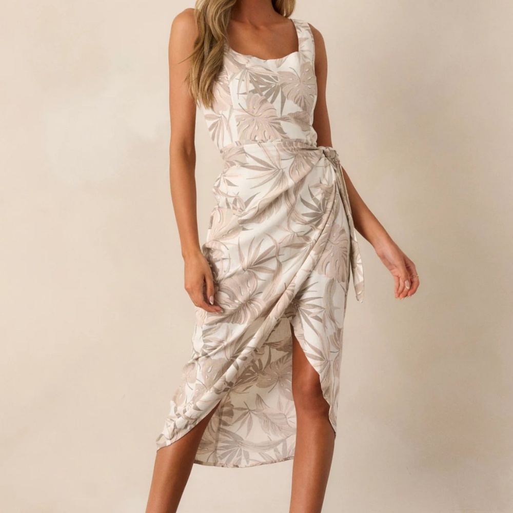 Brand New Medium Tropical Neutral Dress